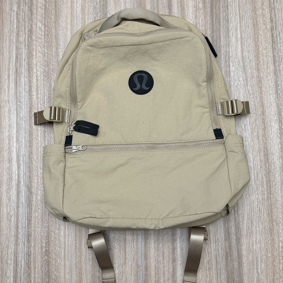 Lululemon New Crew Backpack in Color Trench 22L - Picture 2 of 16